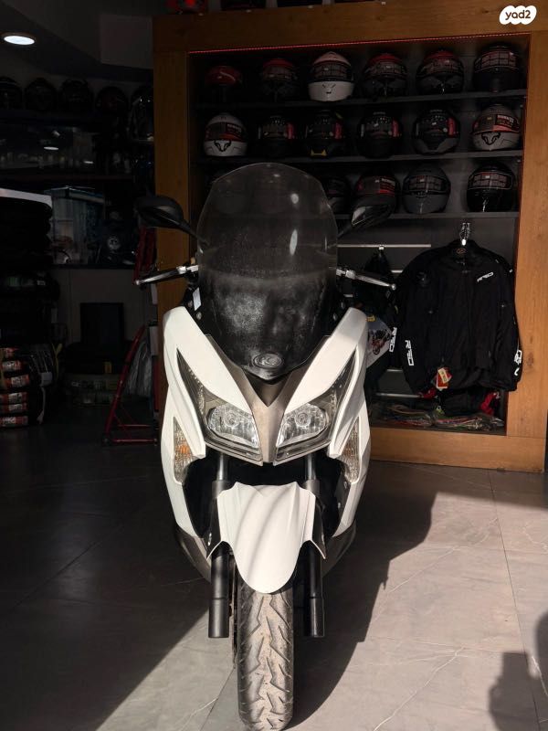 מודעת רכב קימקו איקס-טאון 300I