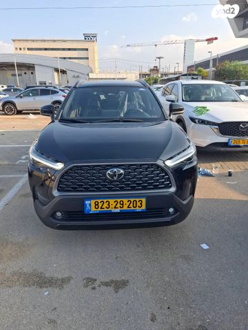 מודעת רכב טויוטה קורולה קרוס