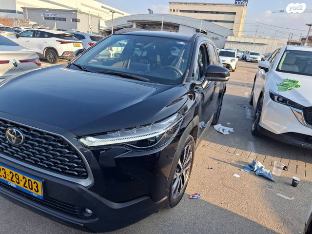טויוטה קורולה קרוס