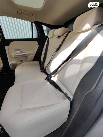 מרצדס-בנץ EQA