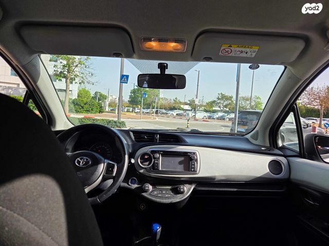 טויוטה יאריס