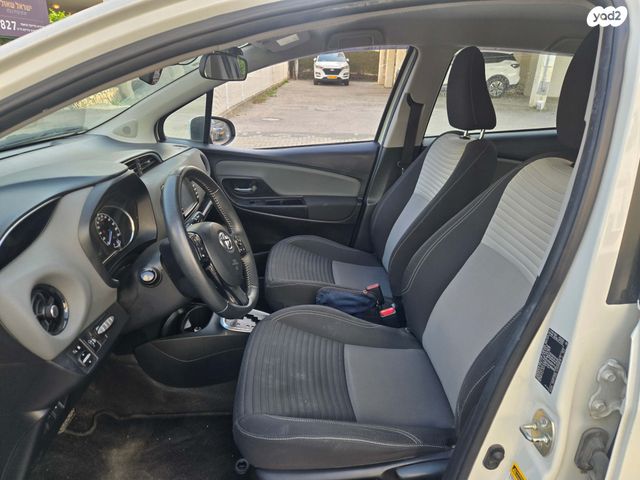 טויוטה יאריס