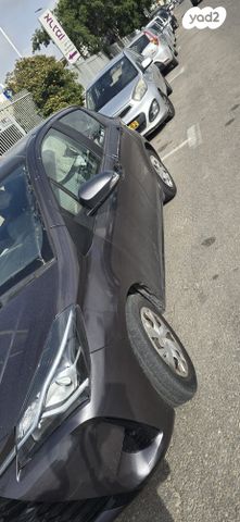 טויוטה יאריס