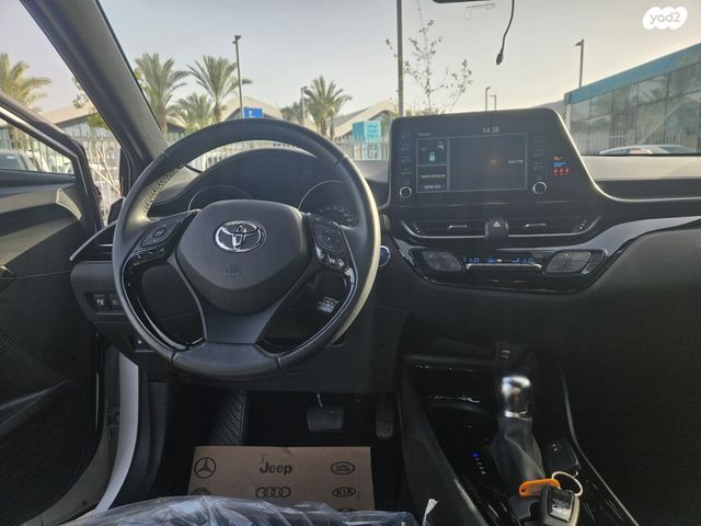 טויוטה C-HR