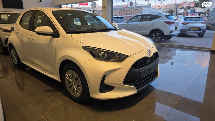 טויוטה יאריס