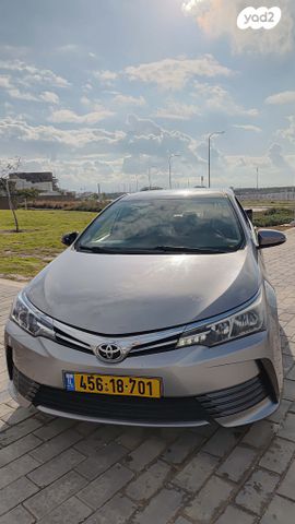 טויוטה קורולה