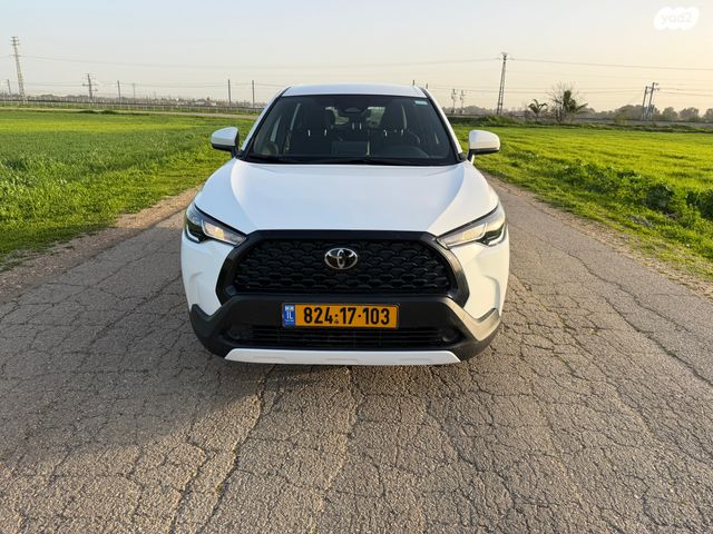 טויוטה קורולה קרוס