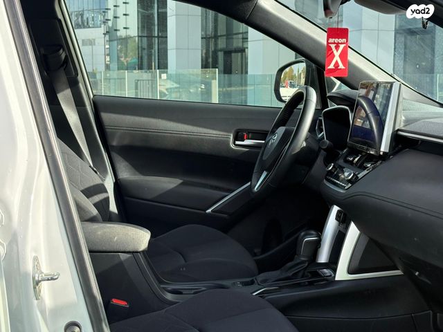 טויוטה קורולה קרוס