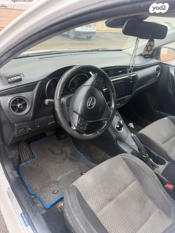 טויוטה אוריס