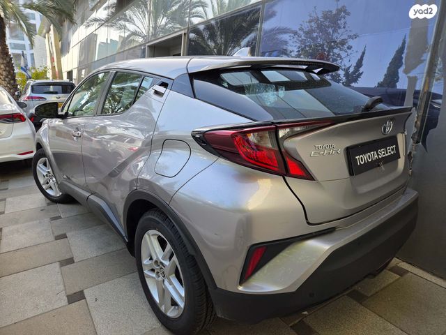 מודעת רכב טויוטה C-HR 2