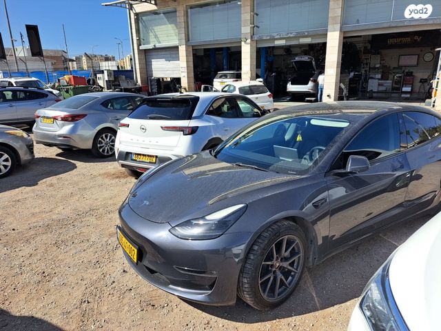 טסלה מודל 3