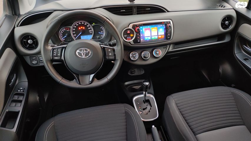 טויוטה יאריס