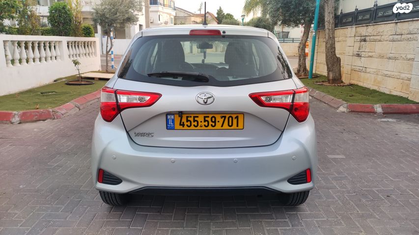 טויוטה יאריס