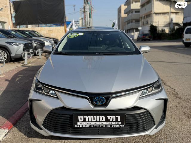 טויוטה קורולה