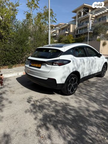 מודעת רכב ג׳ילי Geometry C 2