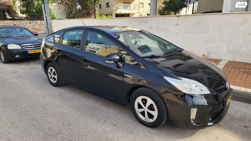 מודעת רכב טויוטה פריוס