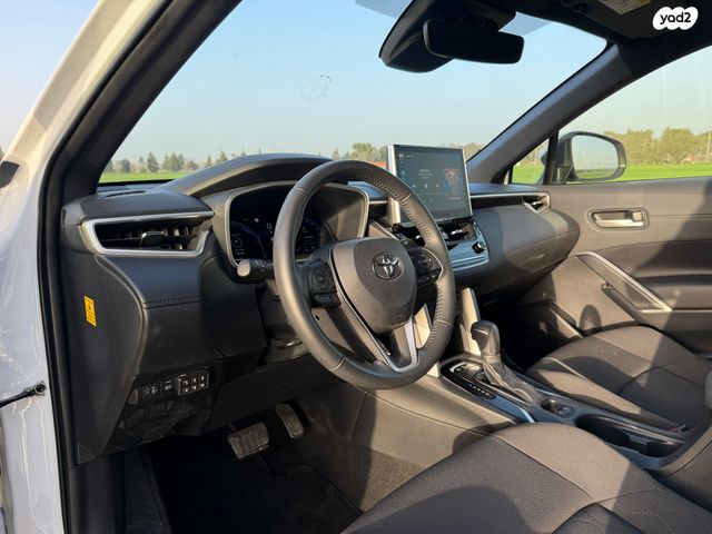 טויוטה קורולה קרוס