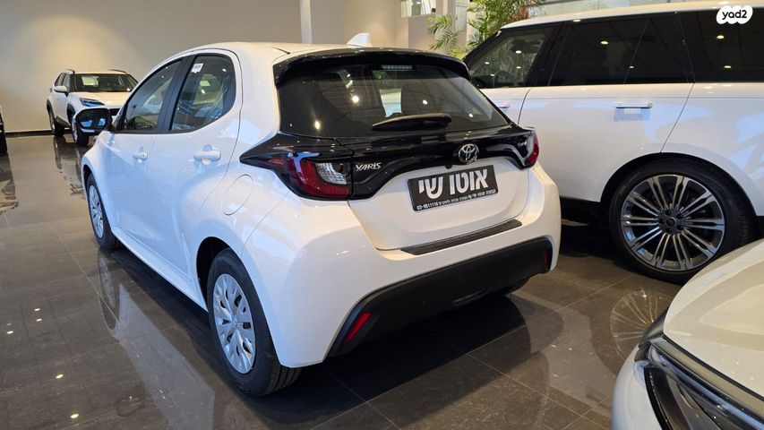 טויוטה יאריס