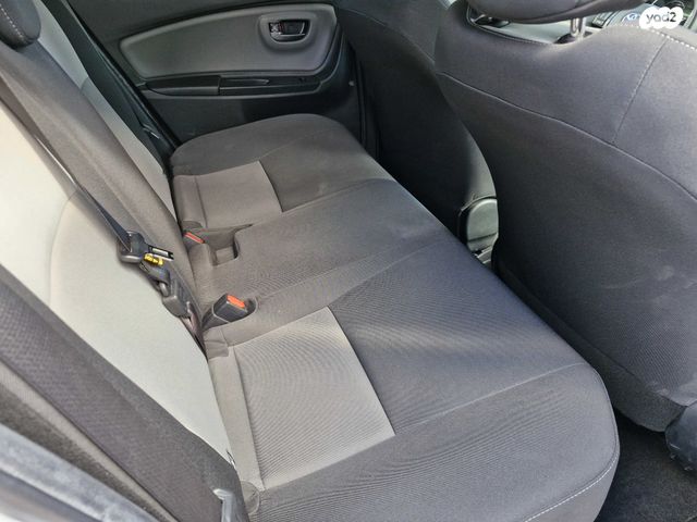 טויוטה יאריס