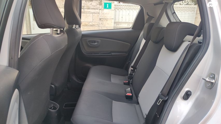 טויוטה יאריס