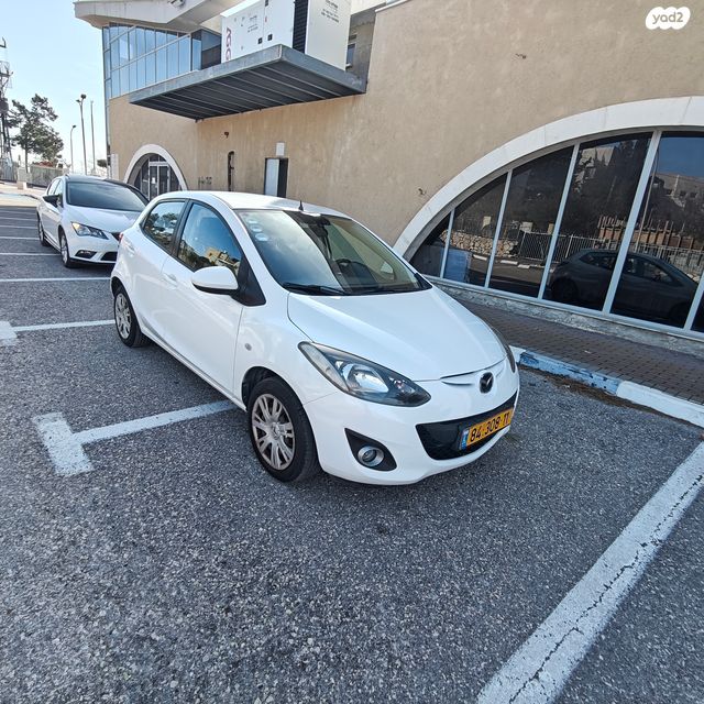 מודעת רכב מאזדה 2