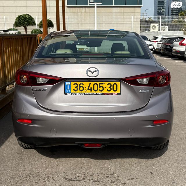 מאזדה 3