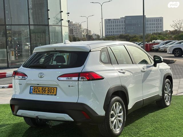 טויוטה קורולה קרוס