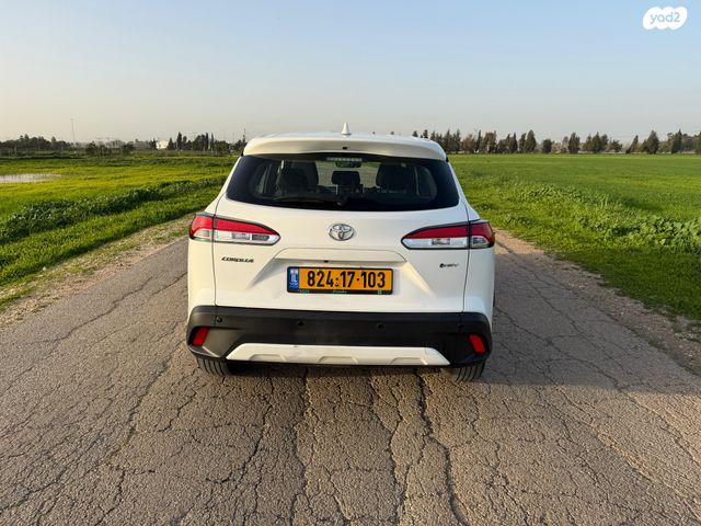 טויוטה קורולה קרוס