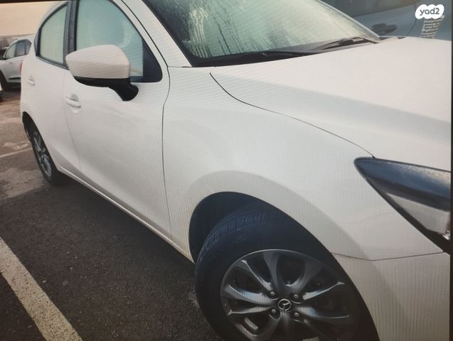 מודעת רכב מאזדה 2