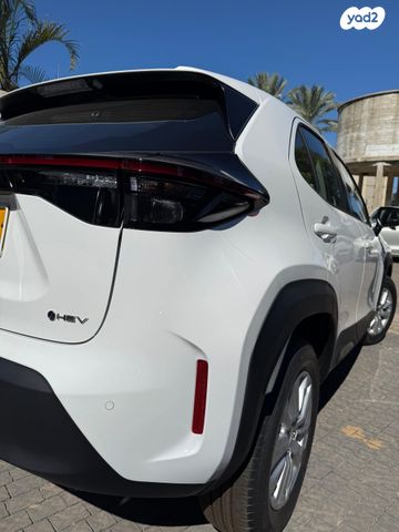 מודעת רכב טויוטה יאריס קרוס 2