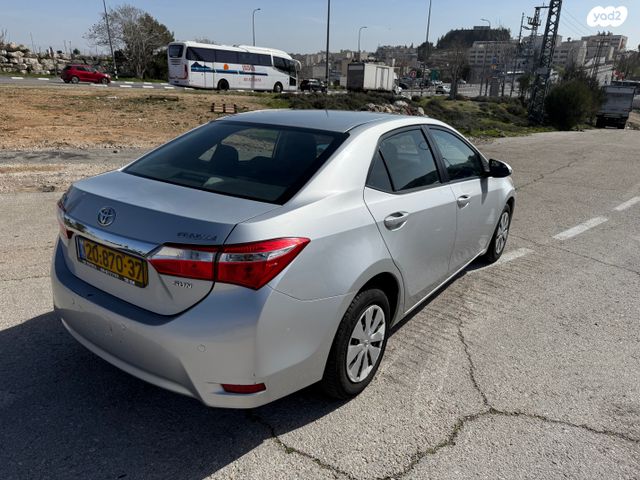 טויוטה קורולה