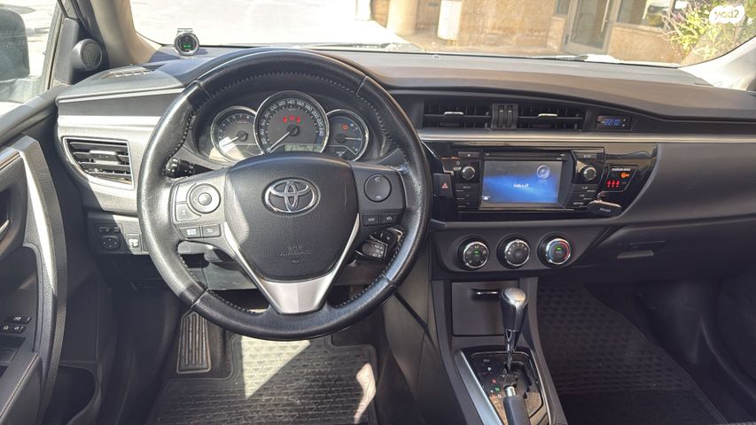 טויוטה קורולה