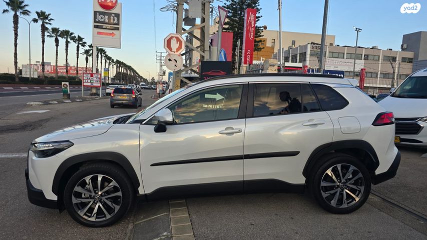 מודעת רכב טויוטה קורולה קרוס