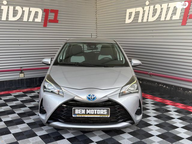 טויוטה יאריס