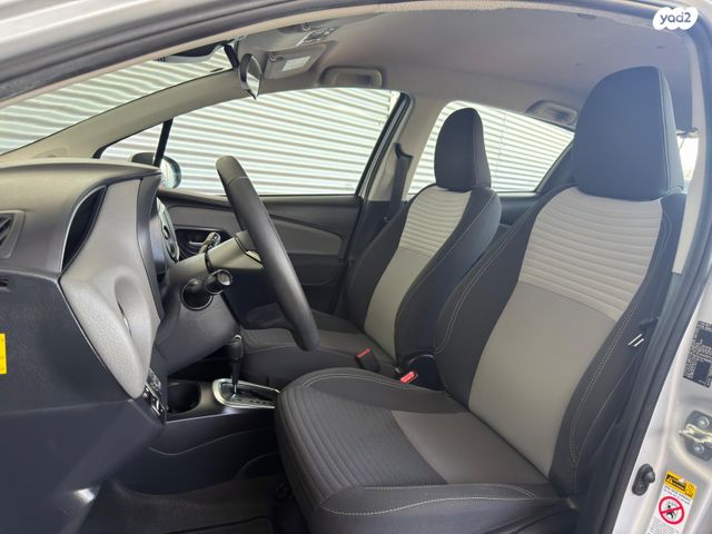 טויוטה יאריס