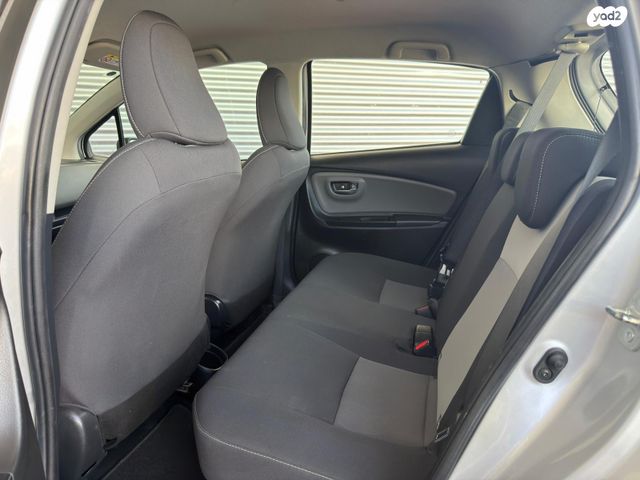 טויוטה יאריס