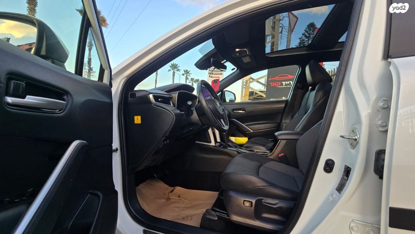 טויוטה קורולה קרוס