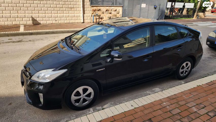 טויוטה פריוס