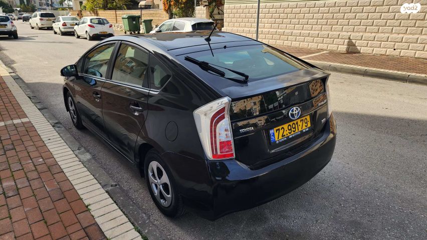 טויוטה פריוס