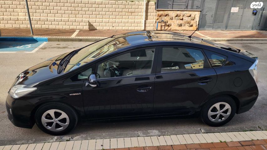 טויוטה פריוס