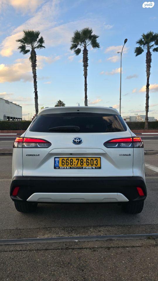 טויוטה קורולה קרוס