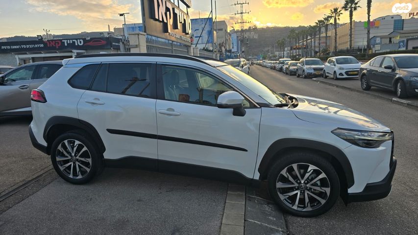 טויוטה קורולה קרוס