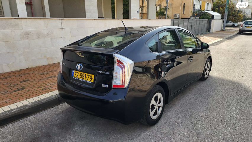 טויוטה פריוס