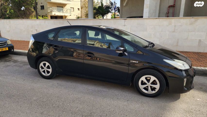 טויוטה פריוס