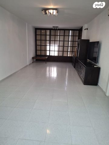 שדרות בנימין 42