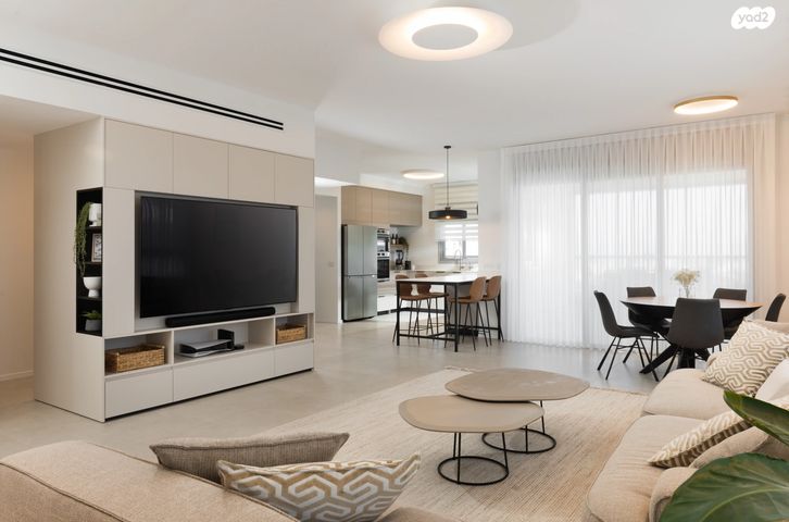 אפרים קציר 24