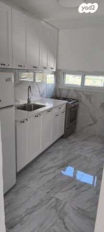 קיבוץ גלויות 418