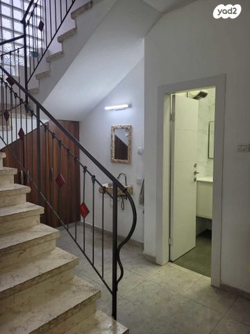 דו משפחתי, המושבה 2, שכונת האוצר, חדרה