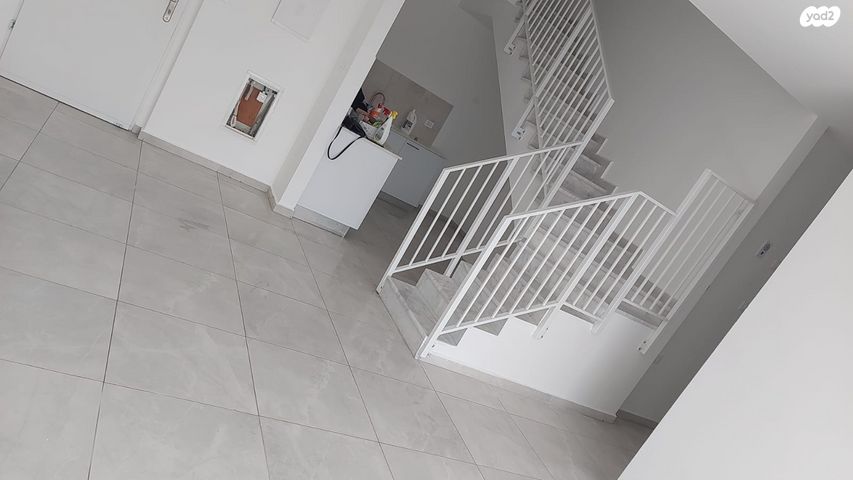 גג/ פנטהאוז, אפרים צור 10, שקמים ואגמים, אשקלון