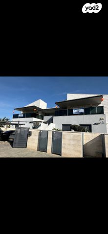 גג/ פנטהאוז, שדרות אבני החושן 42, כרמי גת, קרית גת